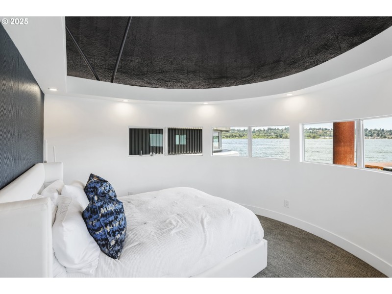 Bedroom, Owner's Suite