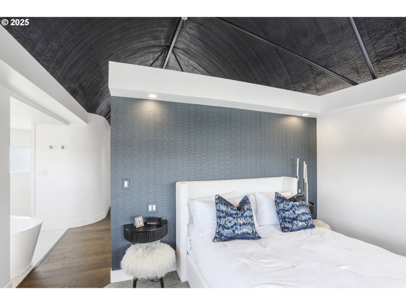 Bedroom, Owner's Suite