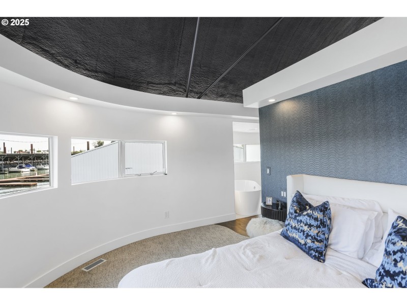 Bedroom, Owner's Suite