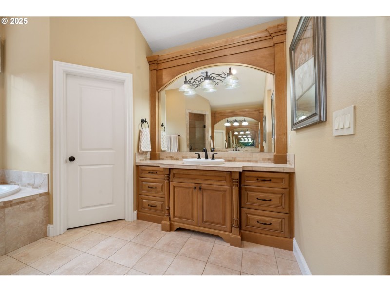 Owner's Suite Bathroom