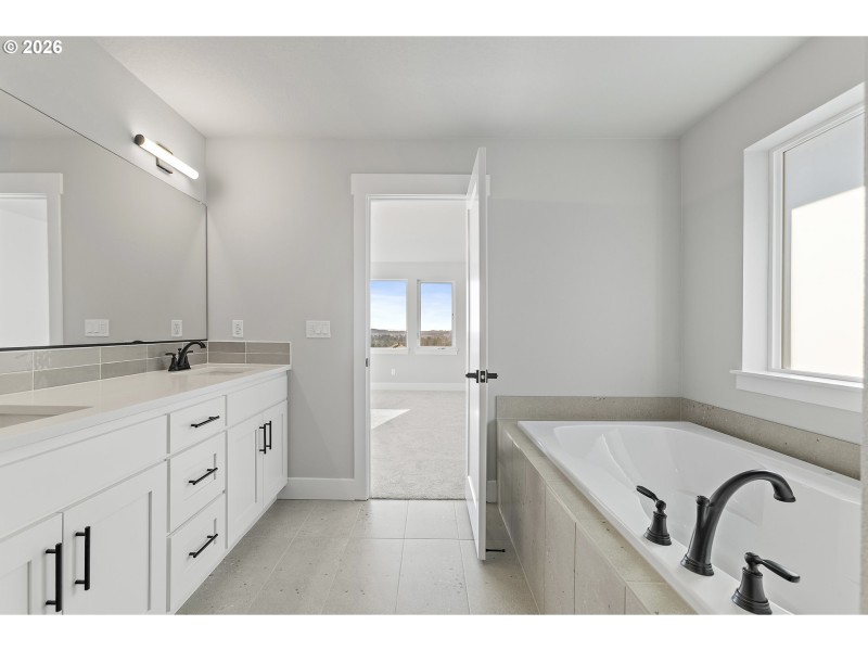 Owner's Suite Bathroom