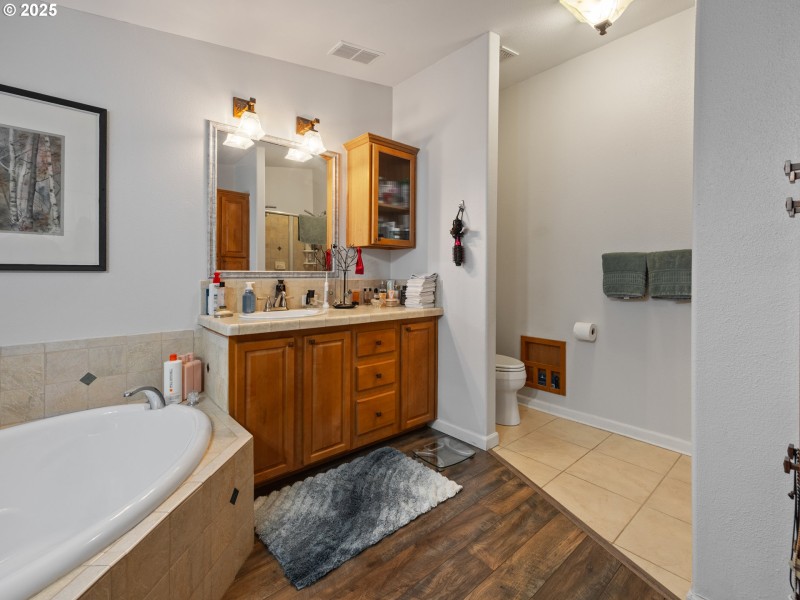 Owner's Suite Bathroom