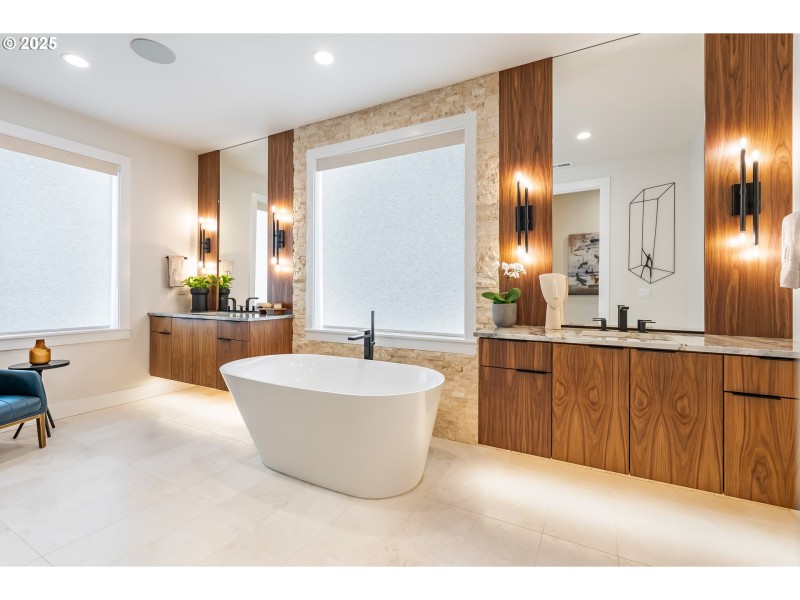Owner's Suite Bathroom