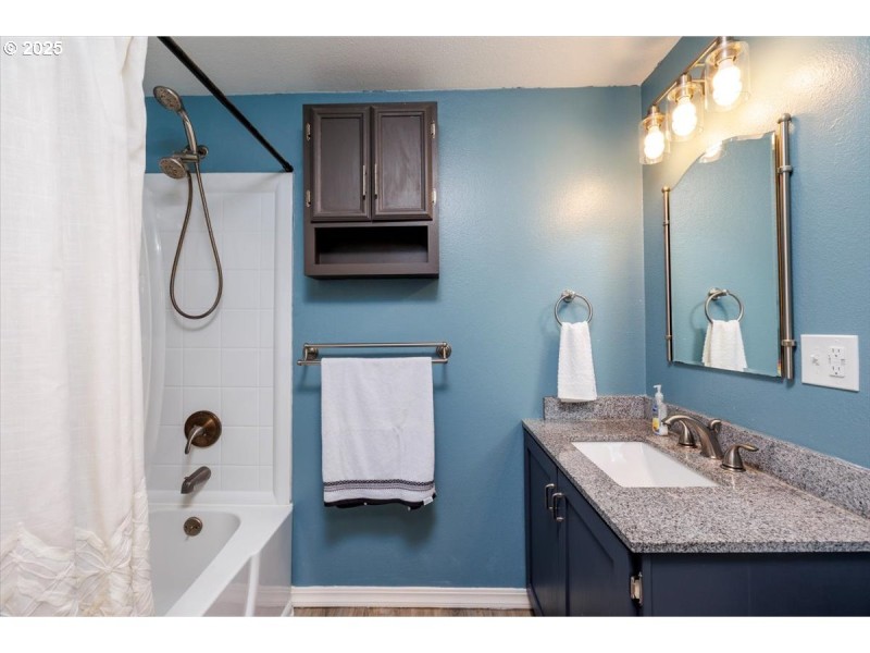 Bathroom, Attached