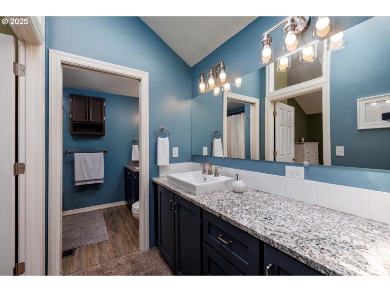 Bathroom, Attached