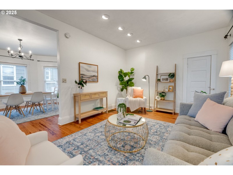 Living Room/Dining Room