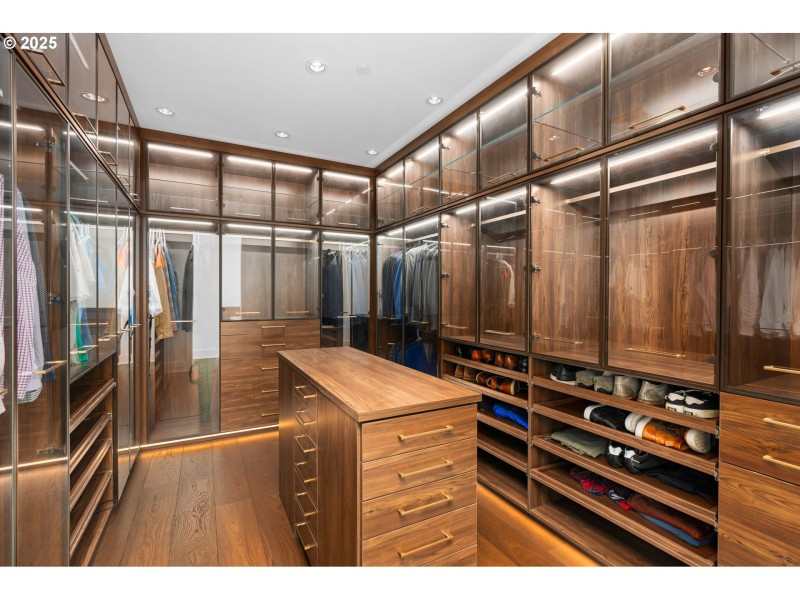 Bedroom, Owner's Suite