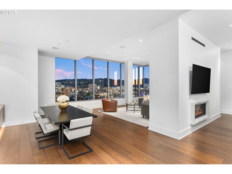 Living Room/Dining Room