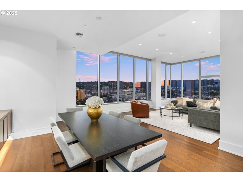Living Room/Dining Room