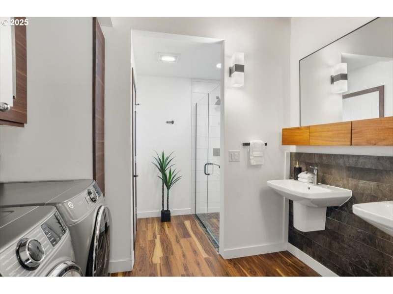 Owner's Suite Bathroom