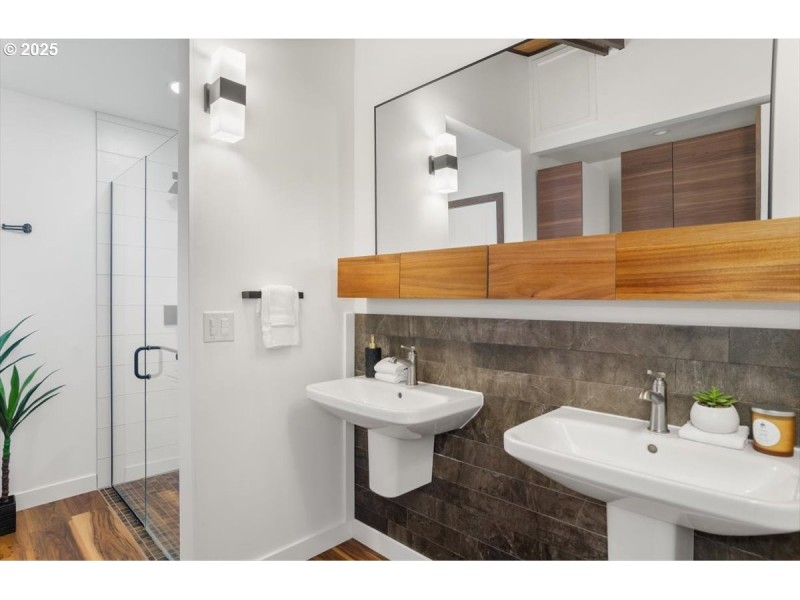 Owner's Suite Bathroom