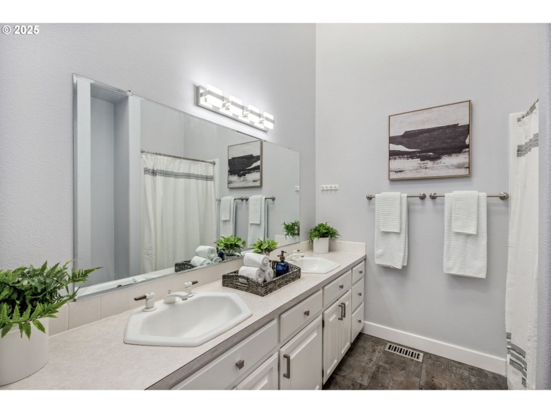 Owner's Suite Bathroom