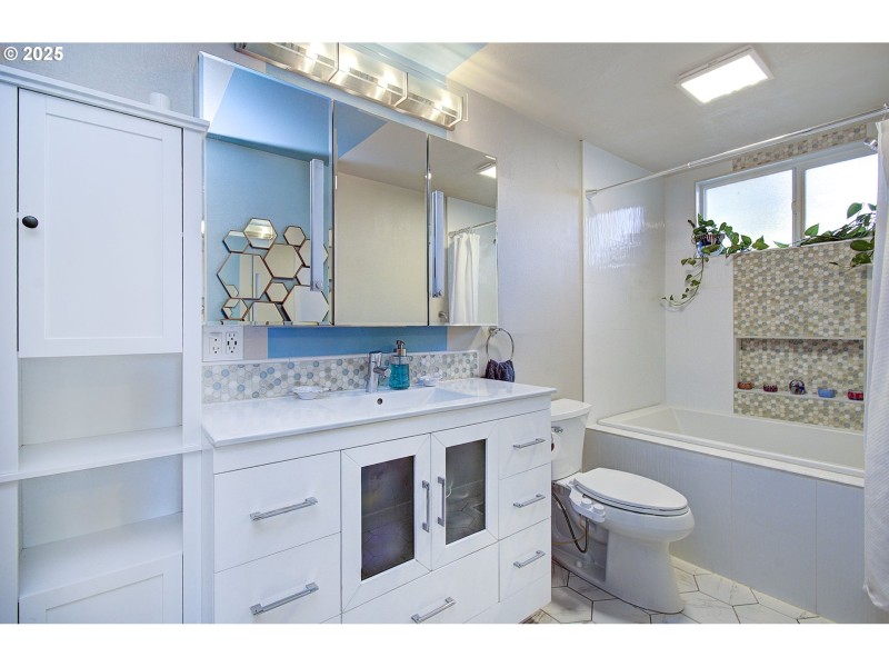 Owner's Suite Bathroom #2