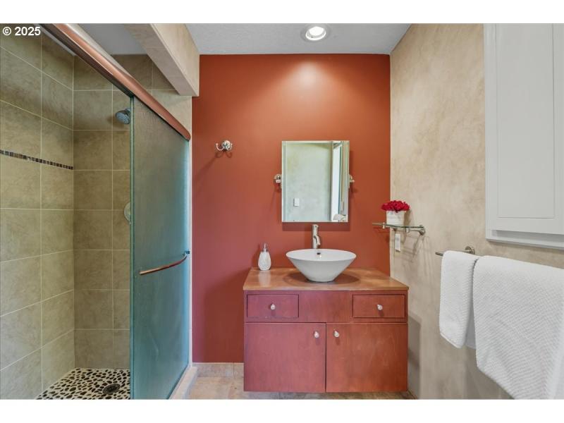 Bathroom, Attached