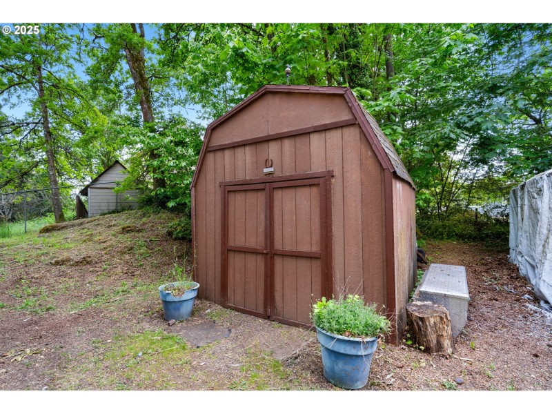 Shed