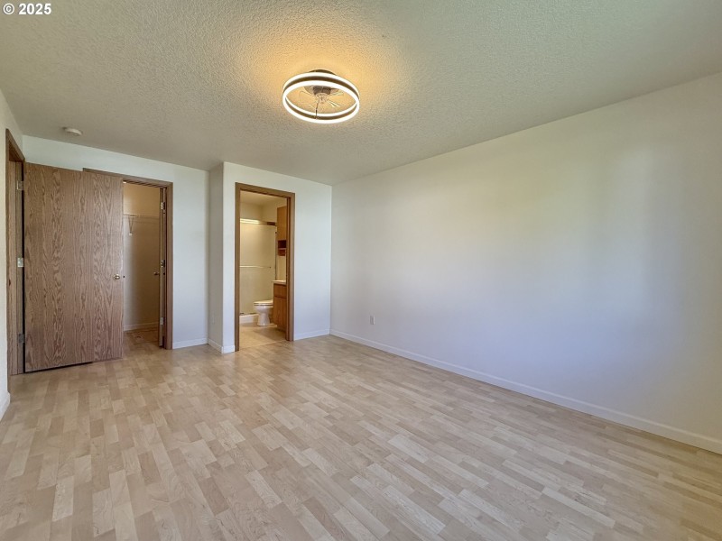 Bedroom, Primary