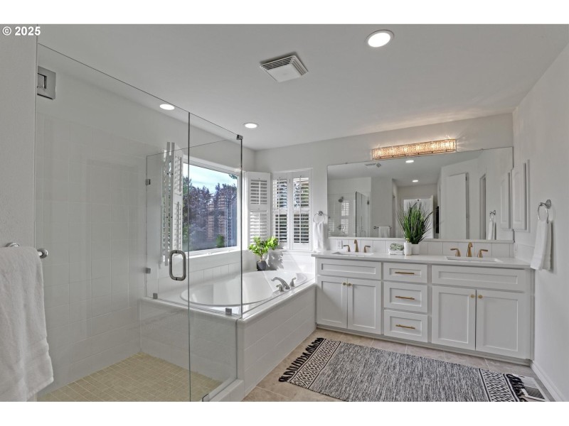 Owner's Suite Bathroom