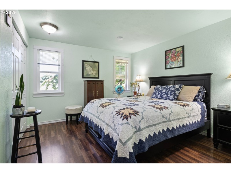 Bedroom, Primary