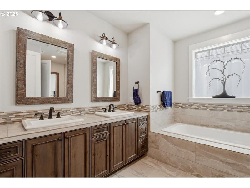 Owner's Suite Bathroom