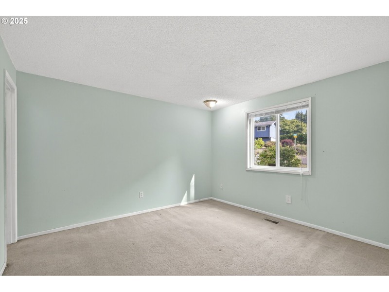 Bedroom, Primary