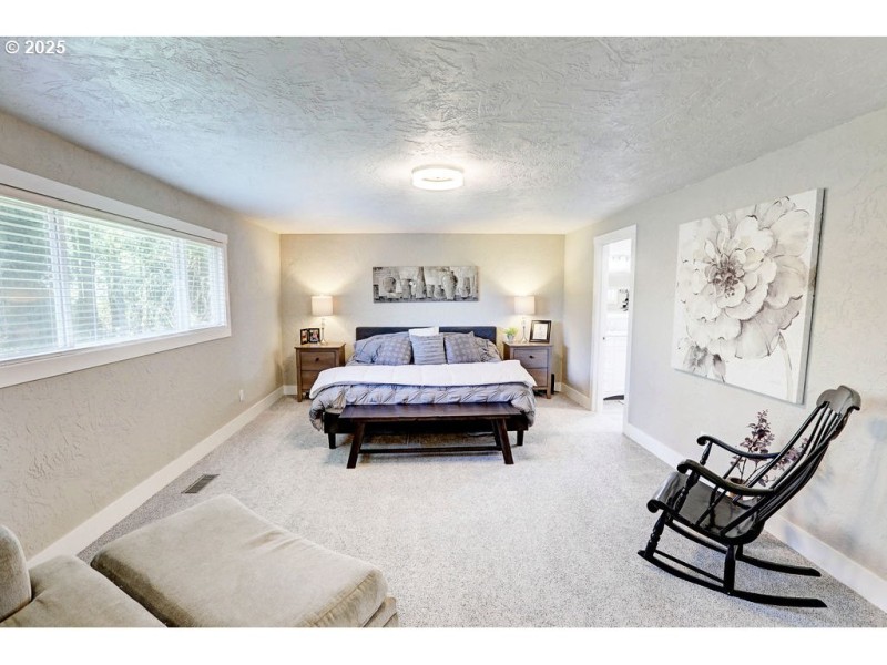Bedroom, Primary