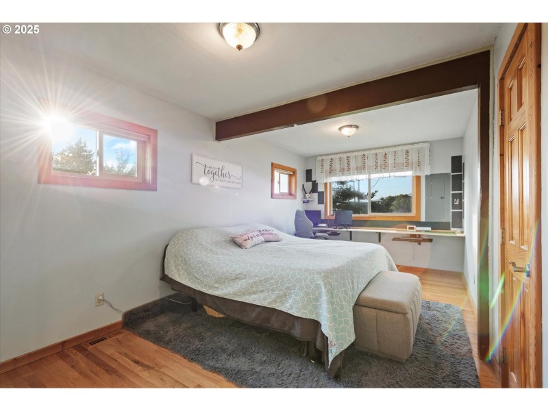 Bedroom, Primary