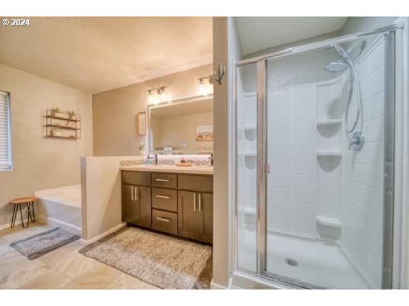 Owner's Suite Bathroom