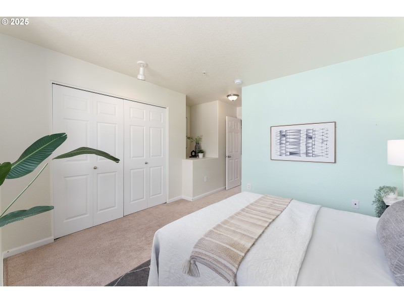 Bedroom, Primary