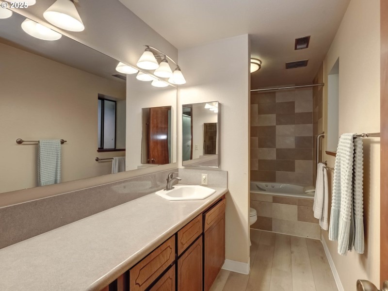Bathroom, Attached