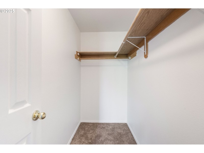 Bedroom, Primary