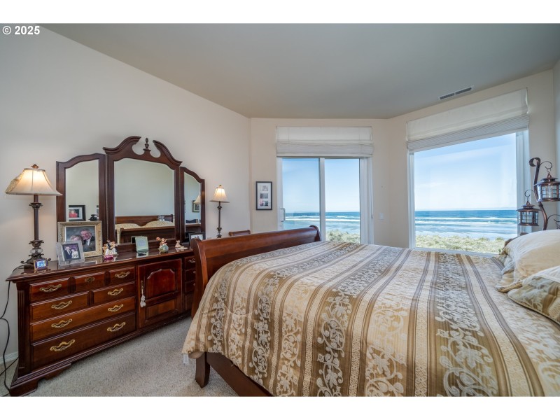 Bedroom, Primary