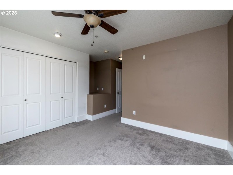 Bedroom, Primary