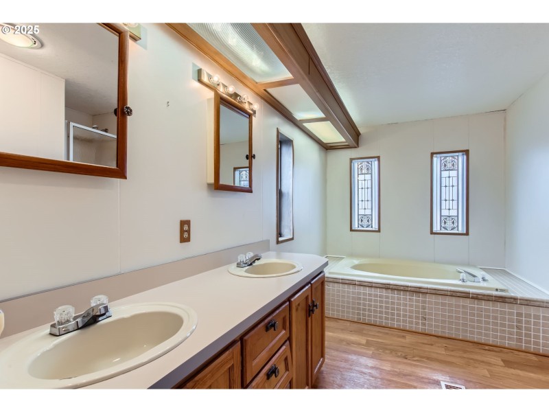 Bathroom, Attached