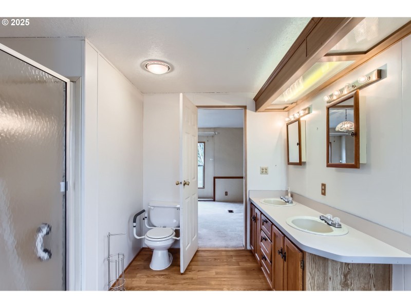 Bathroom, Attached