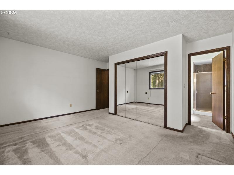 Bedroom, Owner's Suite