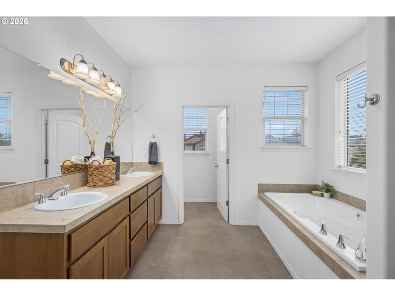 Owner's Suite Bathroom