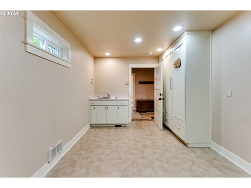 Guest Quarters