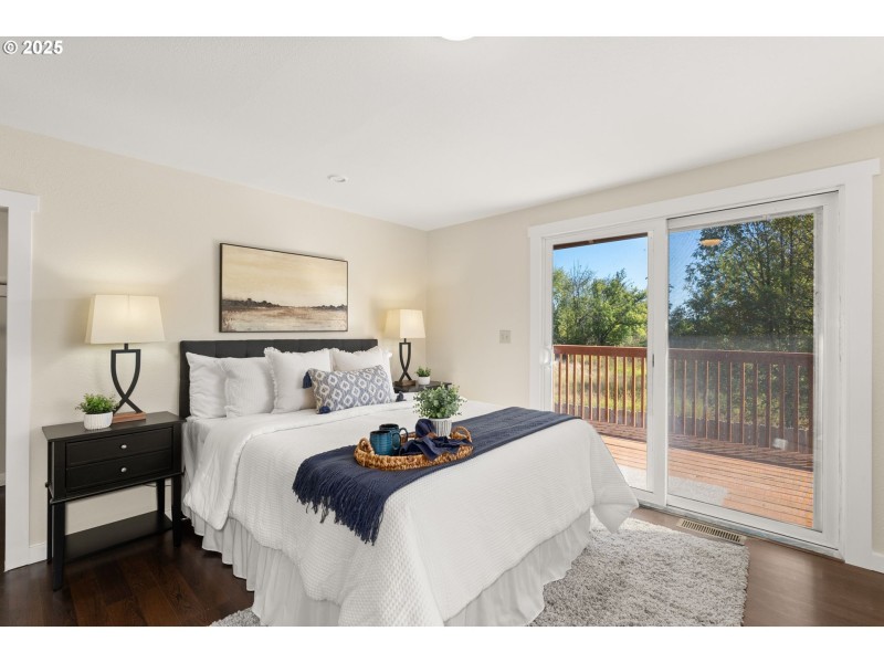 Bedroom, Primary
