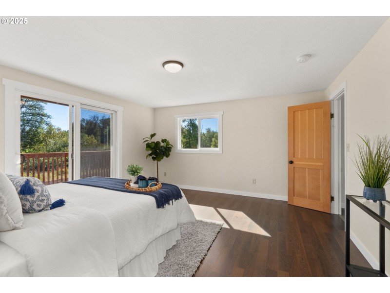 Bedroom, Primary