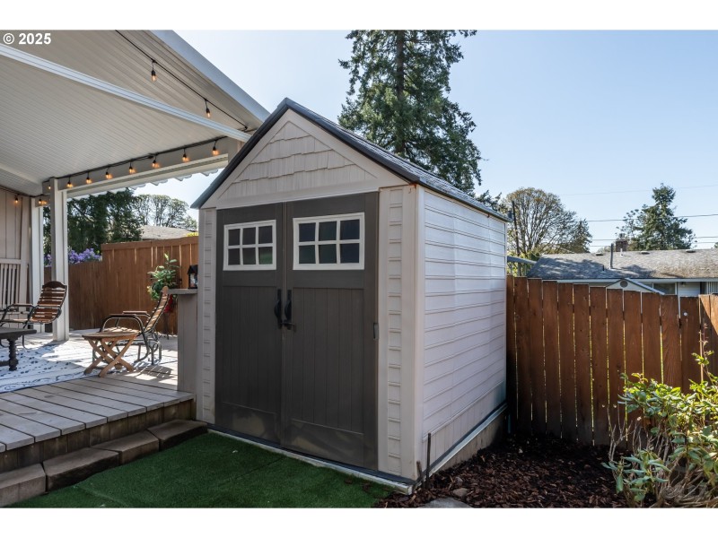 Shed