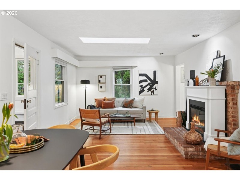 Living Room/Dining Room