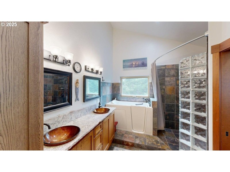 Bathroom, Attached