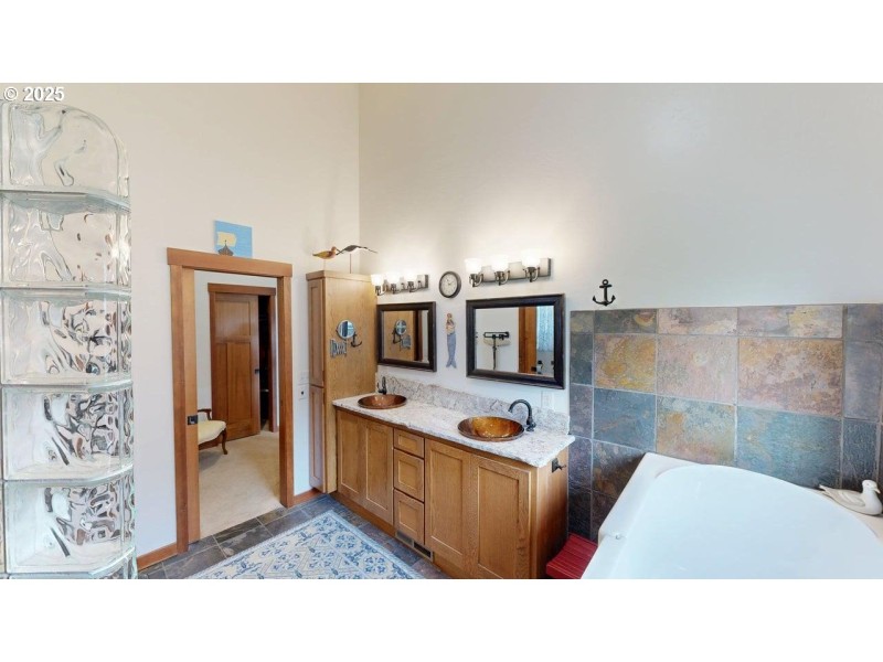 Bathroom, Attached