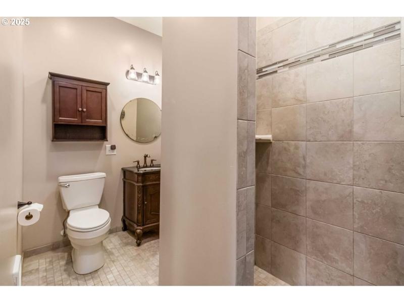 Owner's Suite Bathroom