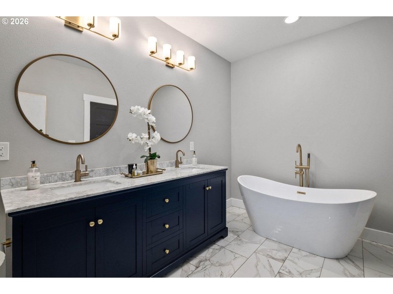 Owner's Suite Bathroom