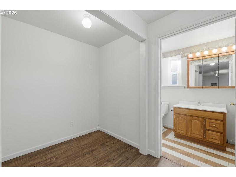 Living Room/Entrance