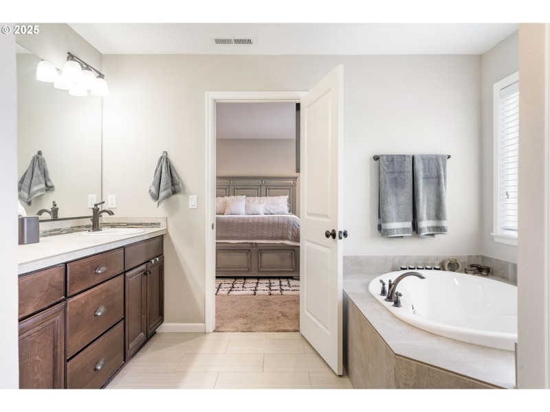Bathroom, Attached