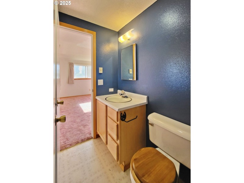Bathroom, Attached