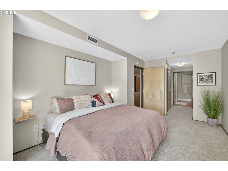 Bedroom, Primary