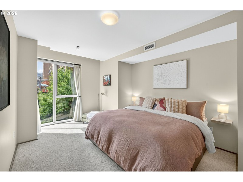 Bedroom, Primary